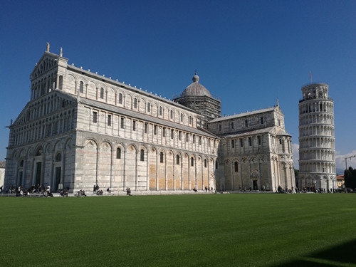 著名的比萨斜塔